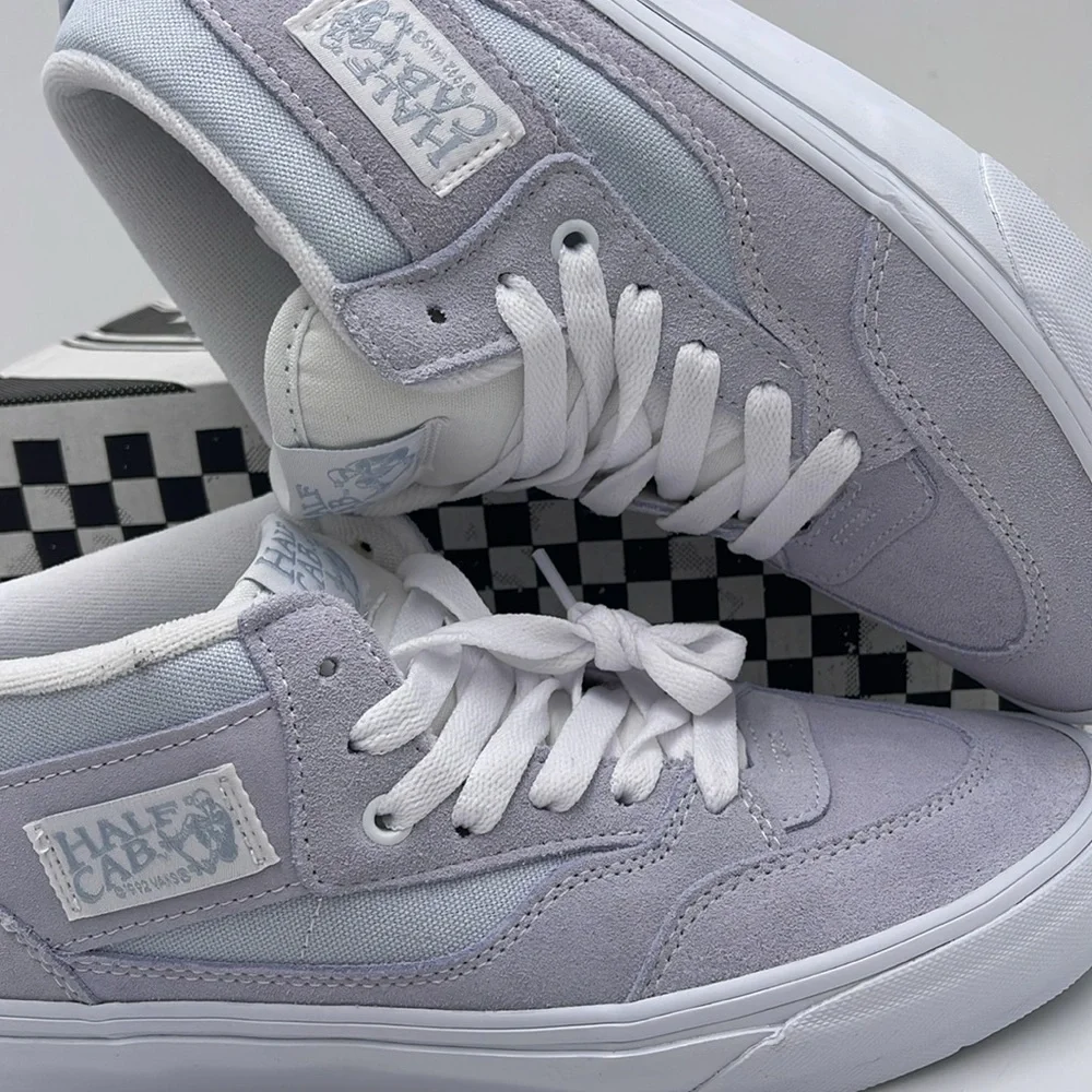 Vans WMNS Skate Half Cab
Light Blue/White
VN0A5KYABGX Sneakers - Picture 14 of 16